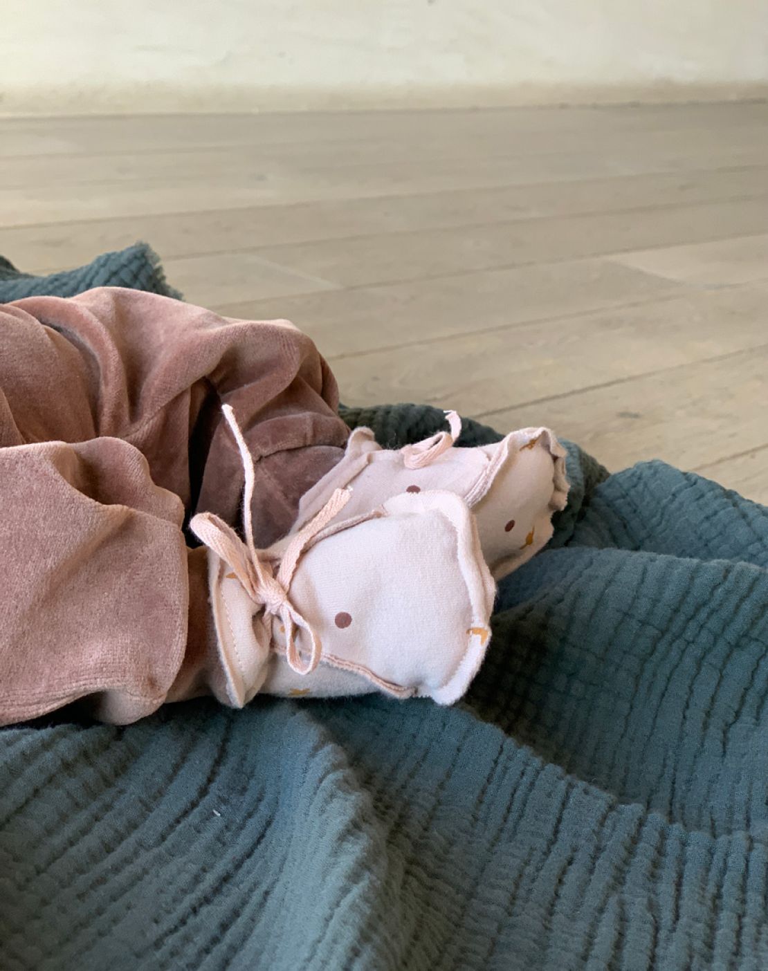 Botitas CROSSDOTS NUDE