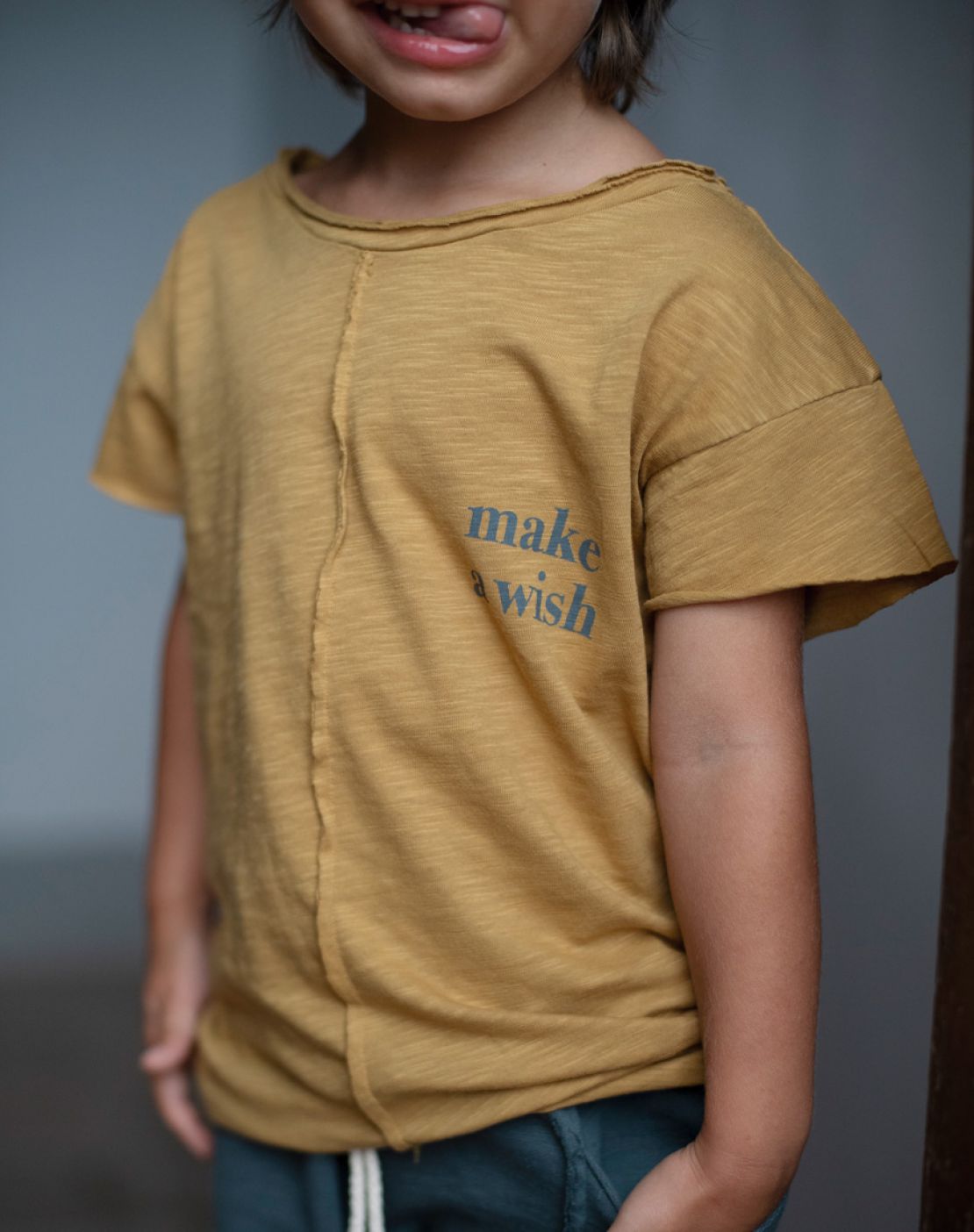 Camiseta WISH OCRE